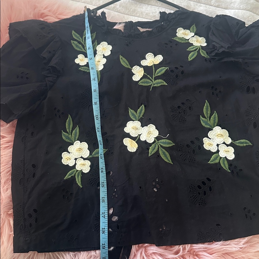 Floral Embroidered Cotton Top - Picture 5 of 6
